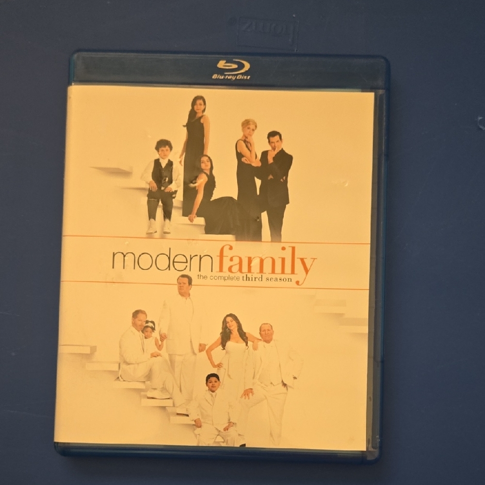 Modern Family: The Complete Third Season Blu-ray